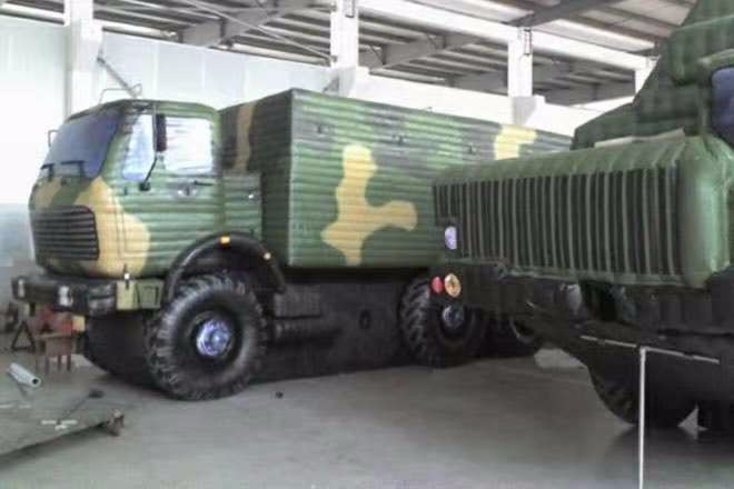 临澧大型军事车